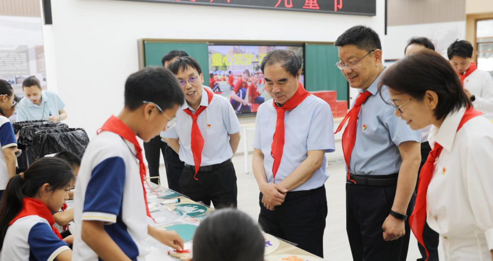 区人大常委会主任赵玉影开展“六一”儿童节慰问活...