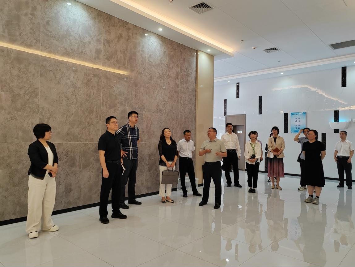 区人大财经委开展做好“服务包”企业服务调...