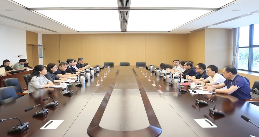 区人大常委会召开新任乡镇人大主席座谈会